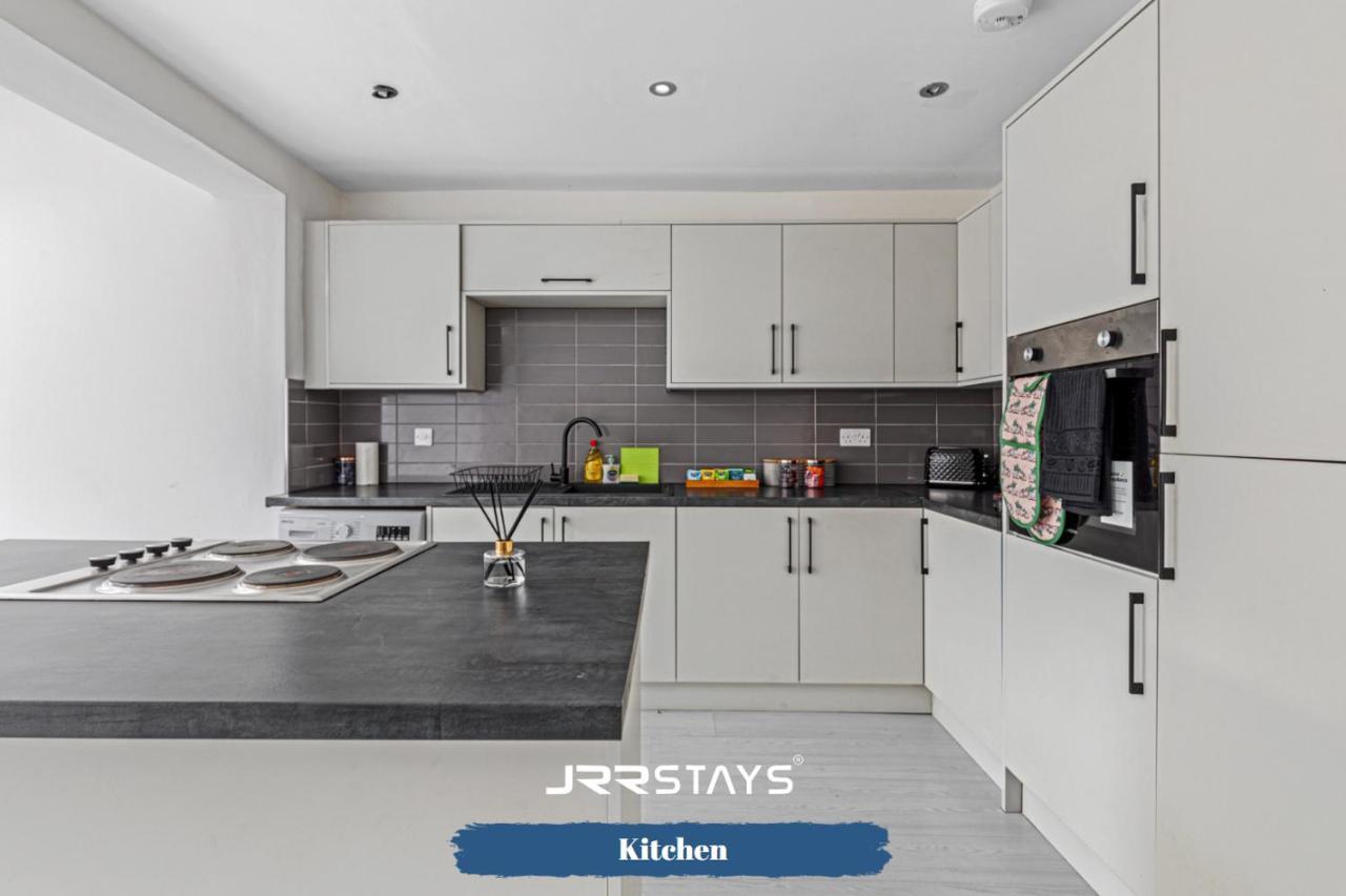 Tipton 3 Bedroom House Garden Sleeps 7 - Jrr Stays Coseley エクステリア 写真