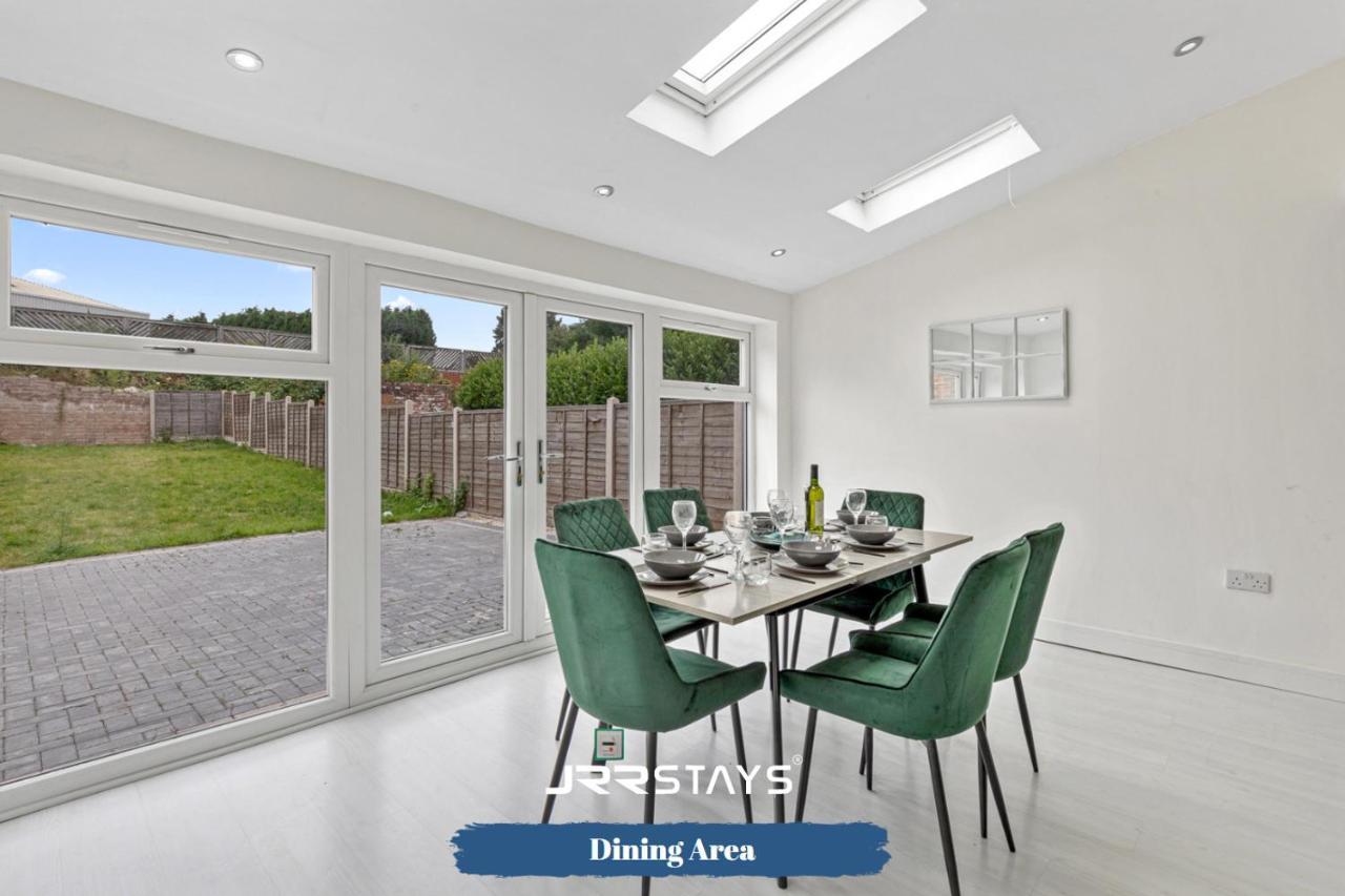 Tipton 3 Bedroom House Garden Sleeps 7 - Jrr Stays Coseley エクステリア 写真